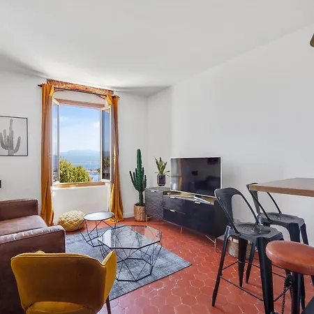 Charmant T2 Atypique De 50m2 En Plein Coeur D'ajaccio *
